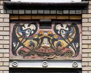 Lambermontlaan 146, Schaarbeek, rechtertravee, tweede verdieping, sgraffito (© APEB, foto 2016). 