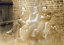 Les frères de Gustave Strauven vers 1905 : Louis, Émile et Félix (collection famille Mottay-Strauven).